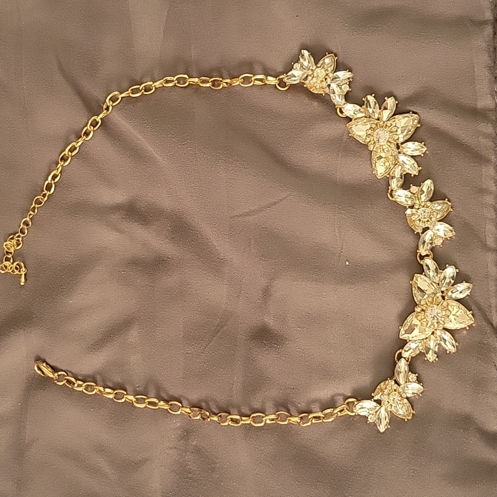 Necklace earrings set